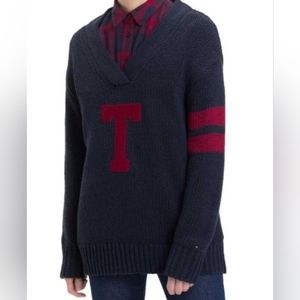 TOMMY  HILFIGER  OVERSIZED  SWEATER